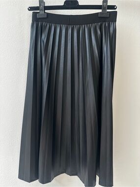 LAUNDRY By Shelli Seagal Black Pleated Midi Skirt - Women's Faux Leather